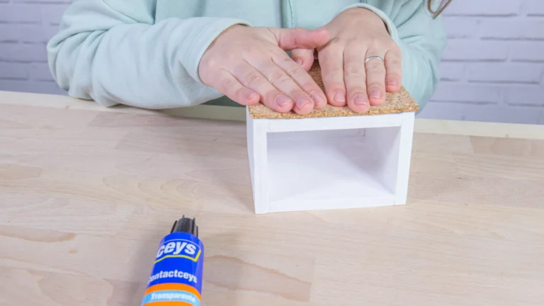 ¿Cómo hacer un portalápices con madera y corcho?
