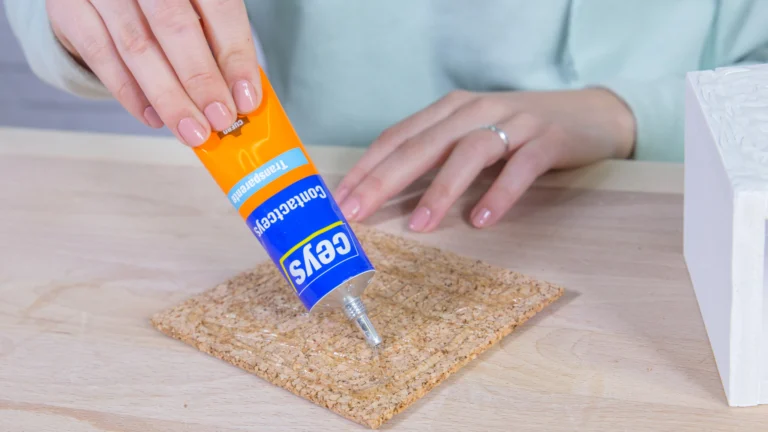 ¿Cómo hacer un portalápices con madera y corcho?